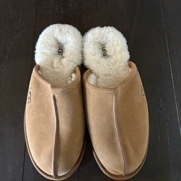 UGG Men’s Scuff Slippers Sheepskin Warm Soft Cozy Size 13 Chestnut Classic - Picture 1 of 10